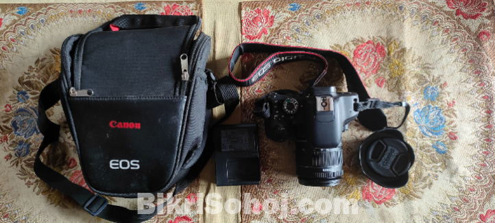 Canon EOS 800D with 18-55 STM Lens (DSLR)